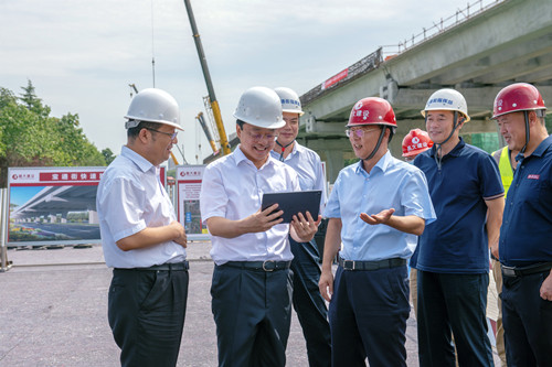 劉運市長來集團調(diào)研并視察集團承建寶通街工程